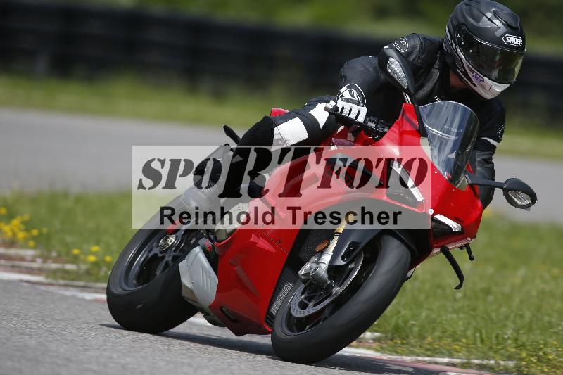 /Archiv-2024/29 12.06.2024 MOTO.CH Track Day ADR/Gruppe blau/Team